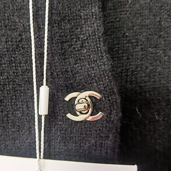 Chanel Black Cashmere Wool Cardigan - Picture 5 of 11